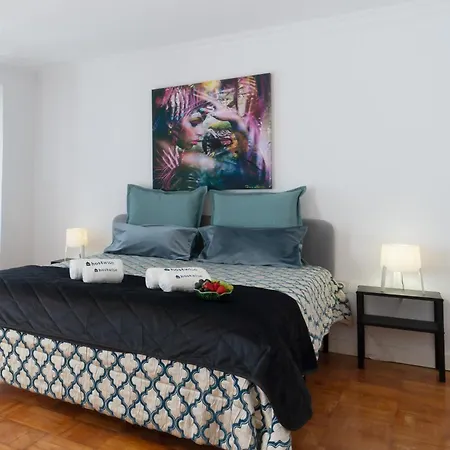 Salon Des Fleurs Apartment *